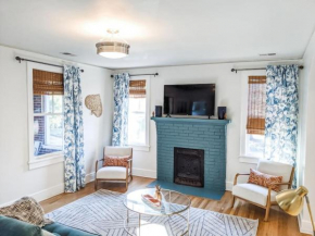 Stylish Blue Oasis Apt